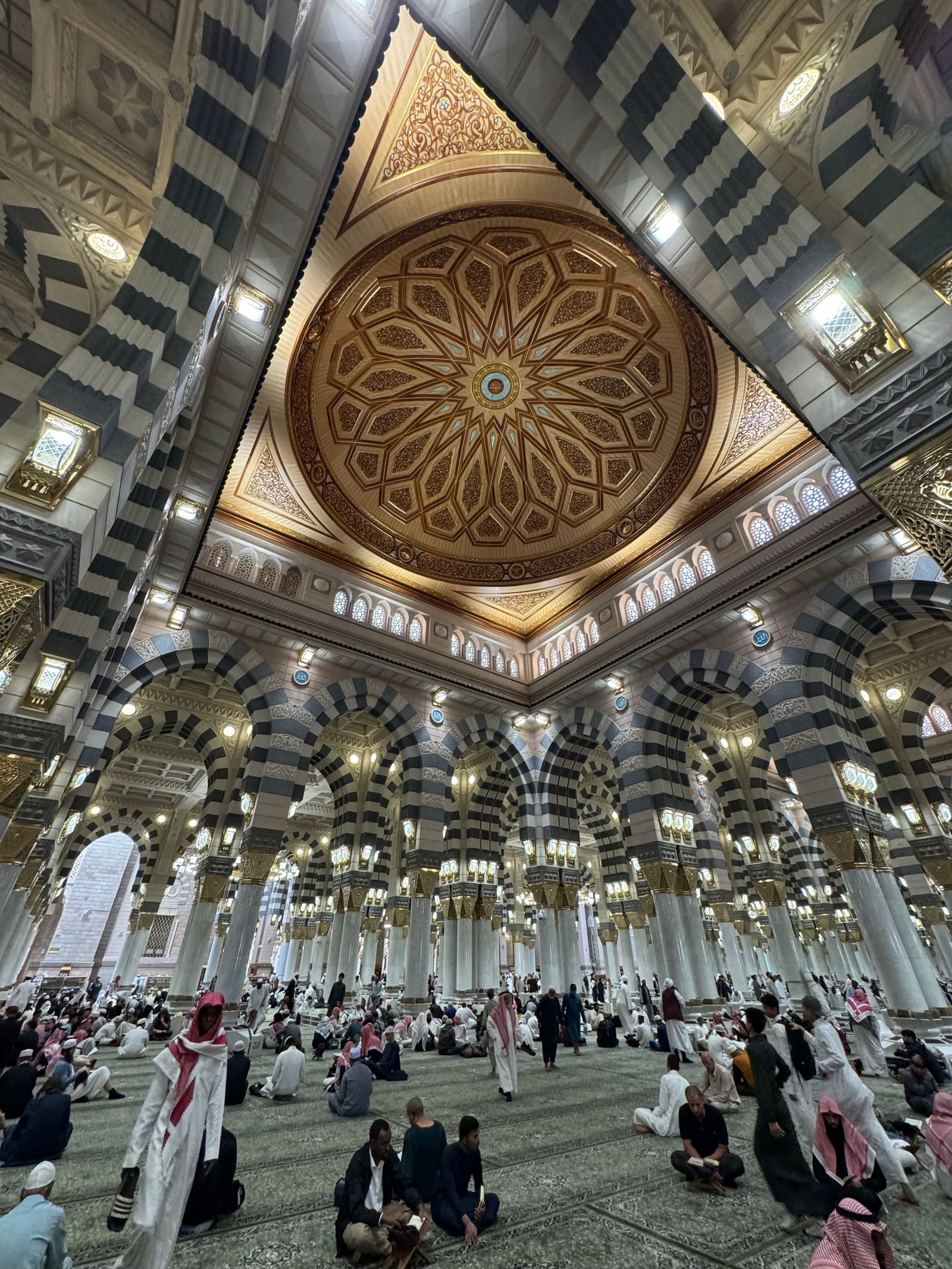 How Much Does Umrah Cost from Pakistan?